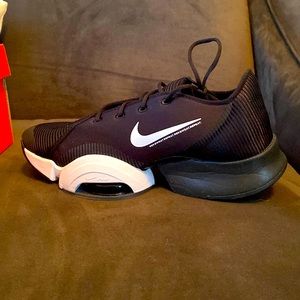 Brand new size 10 Nike Air Zoom Superrep2